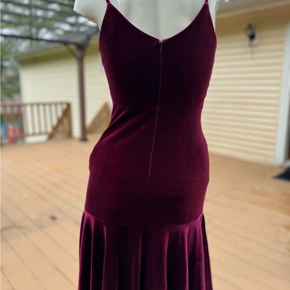 Yolanda Baraschi Elegant Burgundy Velvet Spaghetti Strap Dress size 0 - Picture 6 of 15